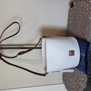 Dooney and Bourke bucket crossbody bag